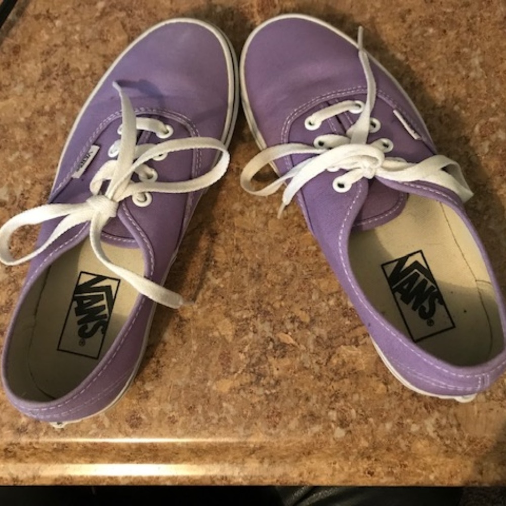Vans (men's 5.5 but will fit women size 7-7.5)